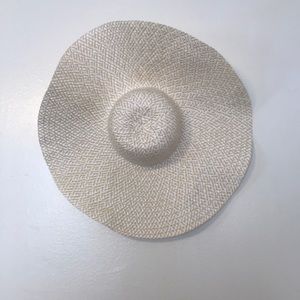 Floppy sun hat